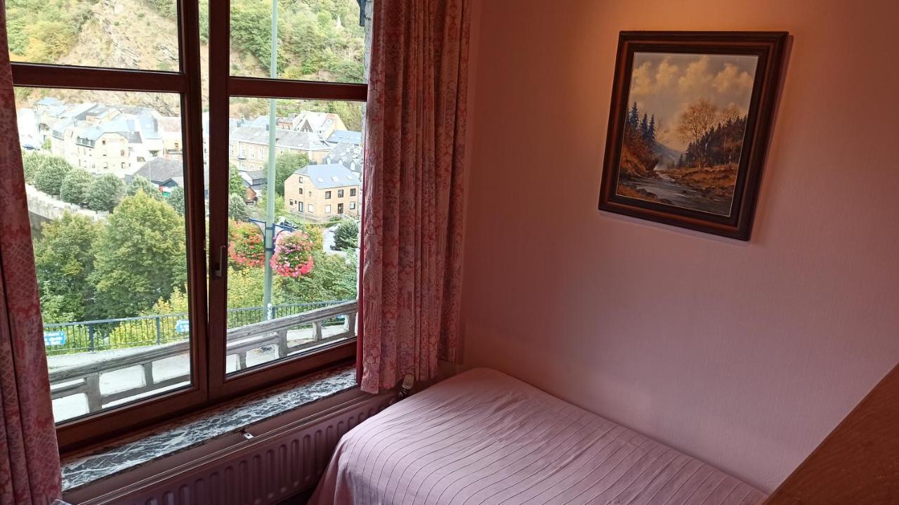 Hotel Le Chalet La-Roche-en-Ardenne Esterno foto